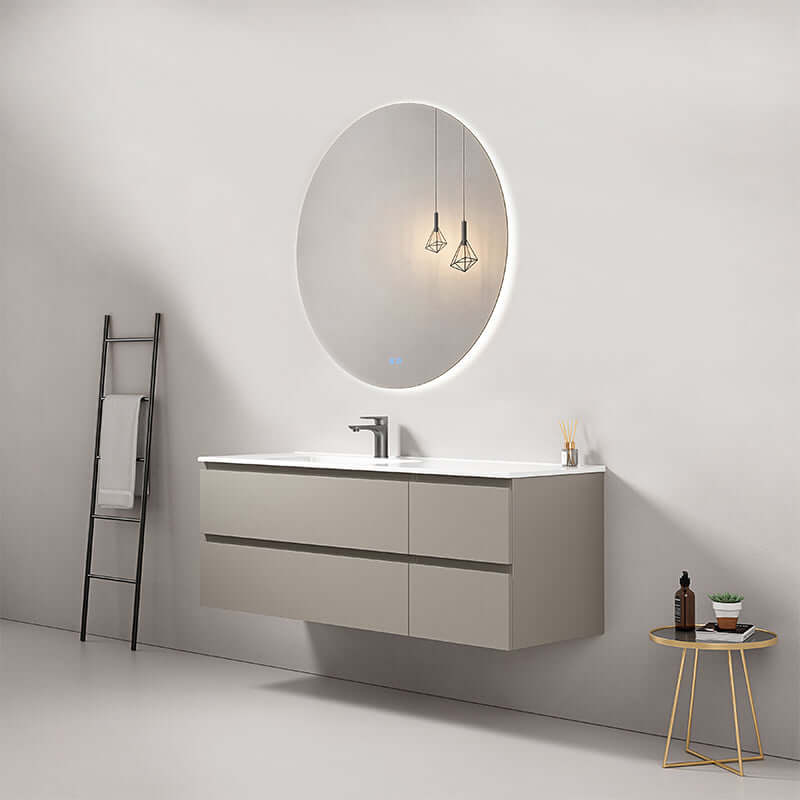 Mobile bagno sospeso 140 cm Grigio Cenere con lavabo a sinistra e specchio tondo retroilluminato nel design moderno.