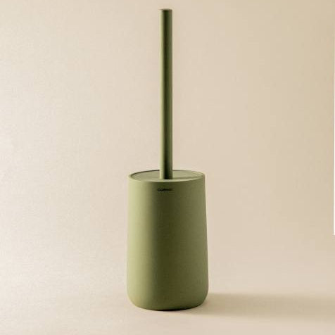Set Accessori da Bagno Saona Sage Green - Cosmic - scopino per bagno in verde salvia, design moderno e minimalista.