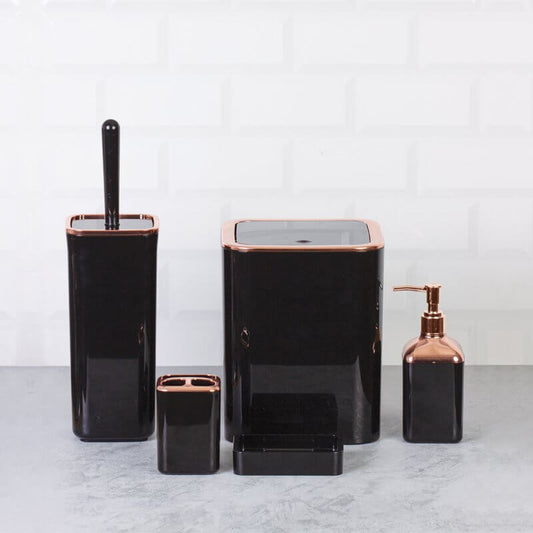 Set accessori da bagno quadrato lucido nero e rosa con finitura elegante per ambienti moderni.