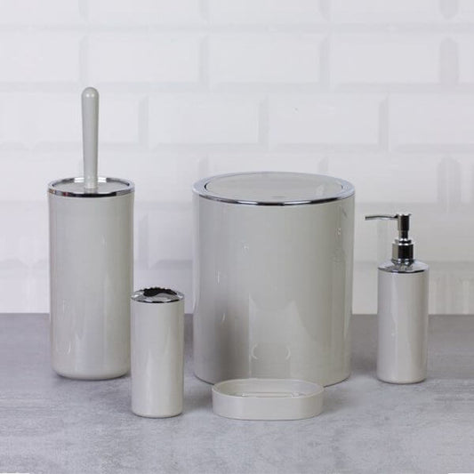 Set accessori da bagno tondo lucido tortora e cromo - Meda, design moderno e resistente.