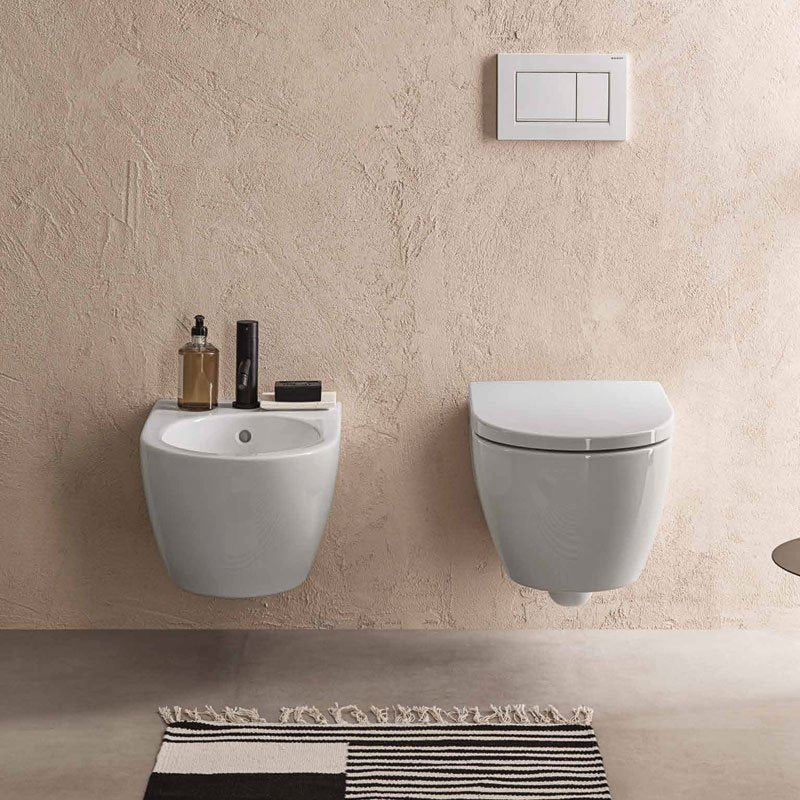 Wc Sospeso Senza Brida iCon Bianco con Coprivaso Slim Soft Close Incluso - Geberit