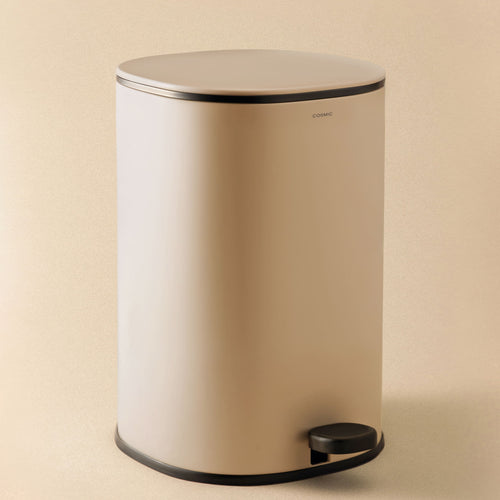 Gettacarta Tondo Cestino 5 Litri Pale Sand Essentials - Cosmic waste bin with a sleek design and foot pedal.